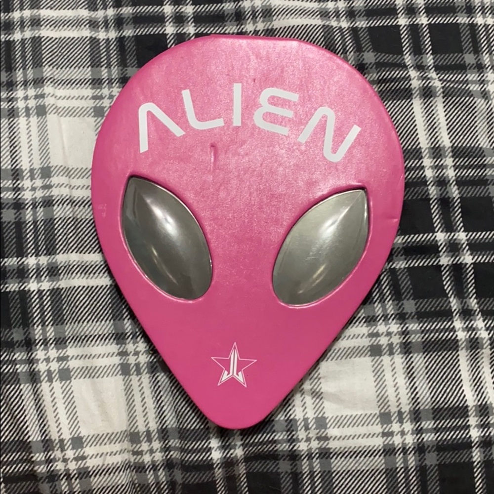 Jeffree Star Alien pallet